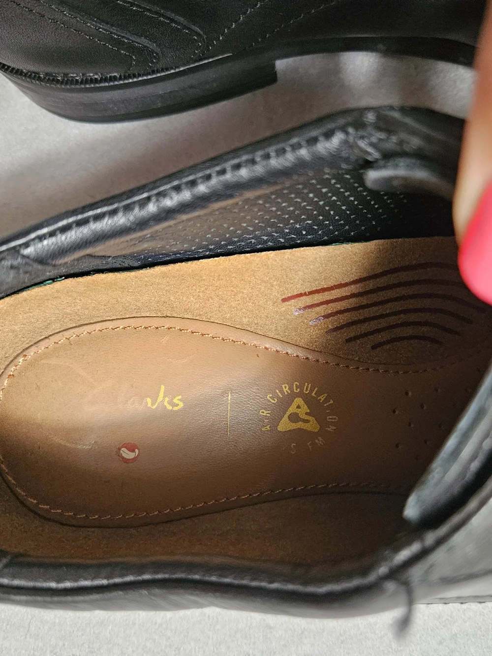 Clarks Black Leather Cap Toe Oxford Shoes